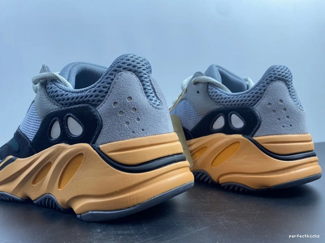 700 Boost Sun Adidas Yeezy V2 GW0296 0801
